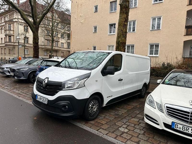 Gebraucht Renault Trafic 145 PS (106 kW) 2018 Weiß Van / Kleinbus