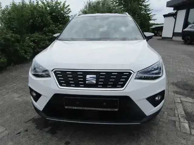 Gebraucht Seat Arona XCELLENCE 116 PS (85 kW) 2017 White candy SUV
