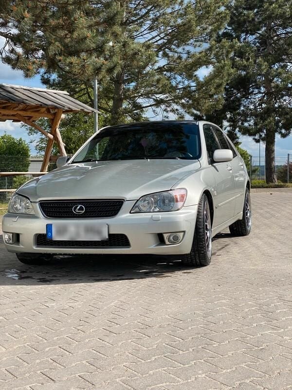 Gebraucht 1999 Lexus IS200 Limousine | 2.899 € - Bild 1/4