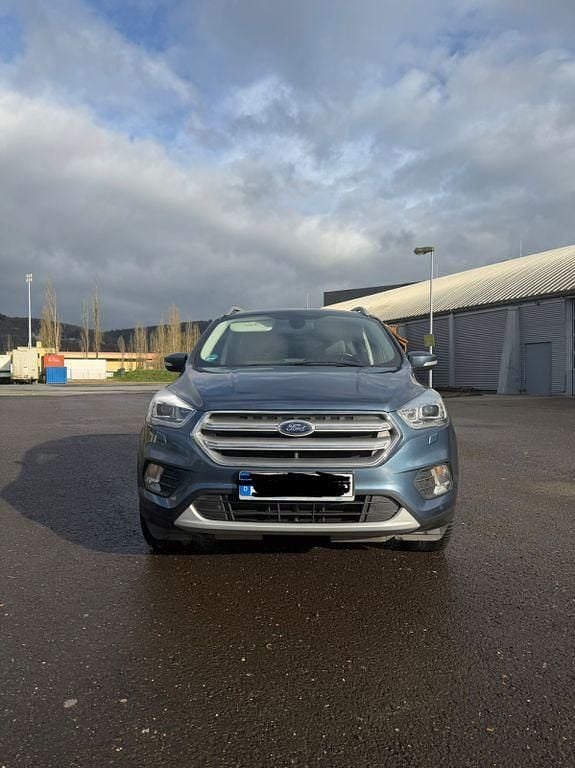 Gebraucht Ford Kuga Titanium 150 PS (110 kW) 2019 Blau SUV