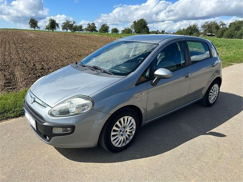Grau Gebraucht 2011 Fiat Punto Evo Kleinwagen | 3.700 € (Fairer Preis) - Bild 1/4