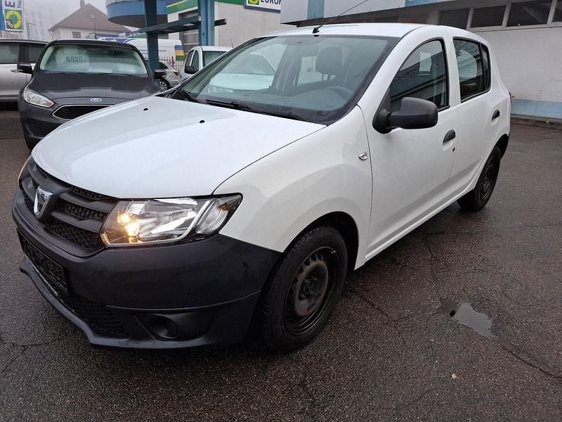 Weiß Gebraucht 2015 Dacia Sandero Essentiel Kleinwagen | 4.480 € (Fairer Preis) - Bild 1/4