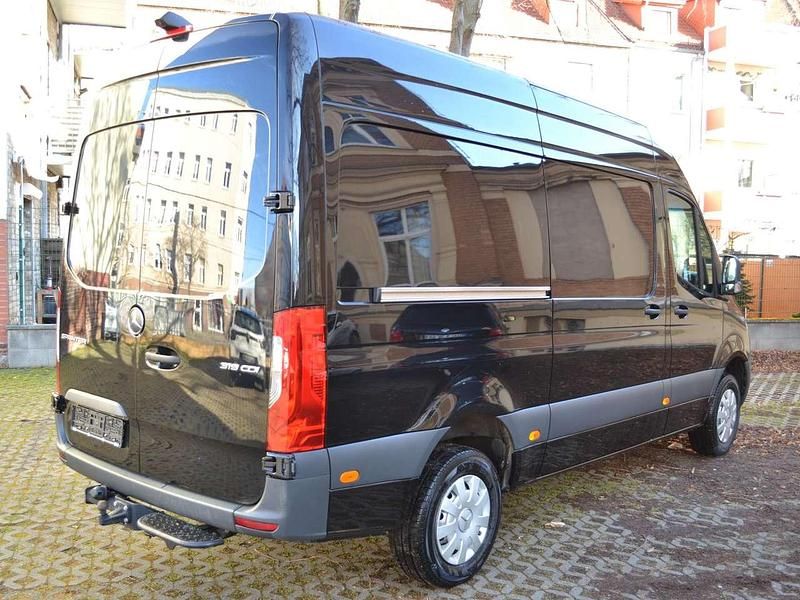 Gebraucht Mercedes Sprinter 190 PS (139 kW) 2023 Tiefschwarz Van