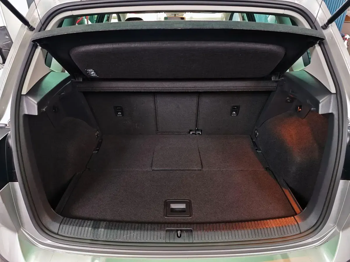 Gebraucht VW Golf 125 PS (91 kW) 2015 Grau Coupé