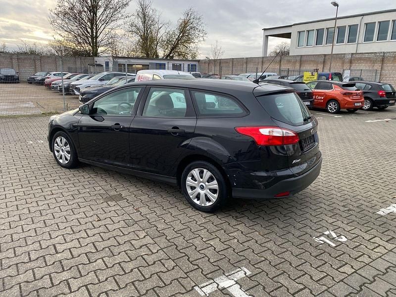 Gebraucht Ford Focus Business Edition 101 PS (74 kW) 2014 Schwarz Kombi