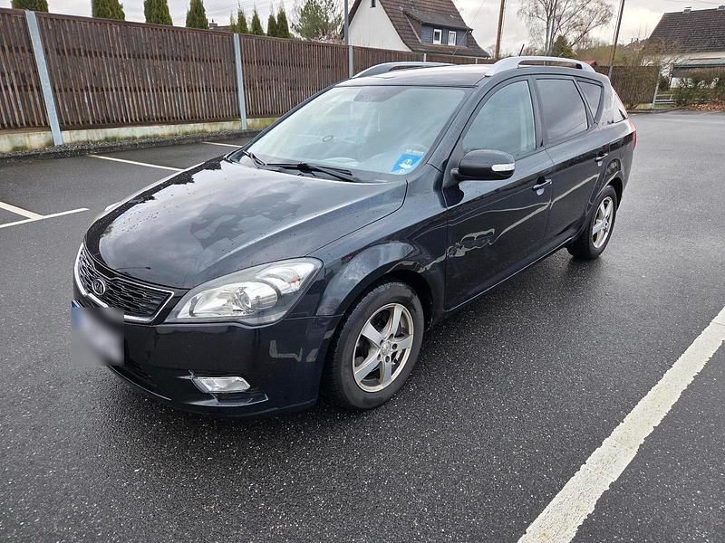 Gebraucht Kia Ceed 115 PS (84 kW) 2011 Schwarz Kleinwagen