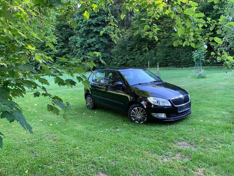 Schwarz Gebraucht 2011 Skoda Fabia Kleinwagen | 1.800 € (Superpreis) - Bild 1/4