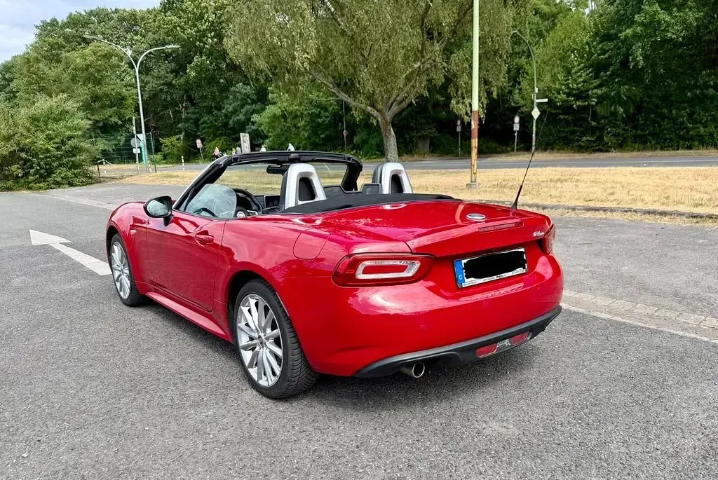 Gebraucht Fiat 124 Spider Lusso 140 PS (102 kW) 2017 Rot Cabrio