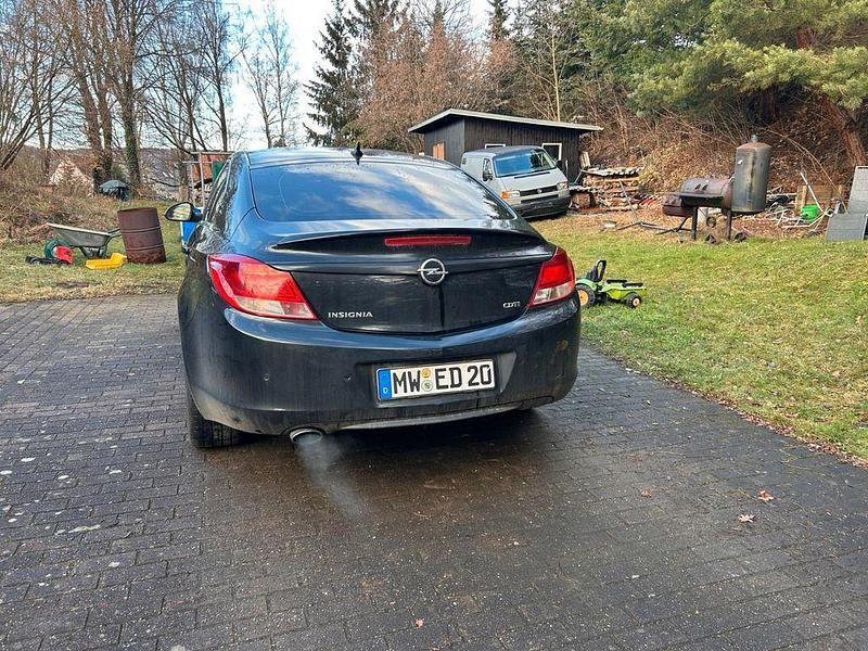 Gebraucht Opel Insignia Cosmo 160 PS (117 kW) 2010 Schwarz Limousine