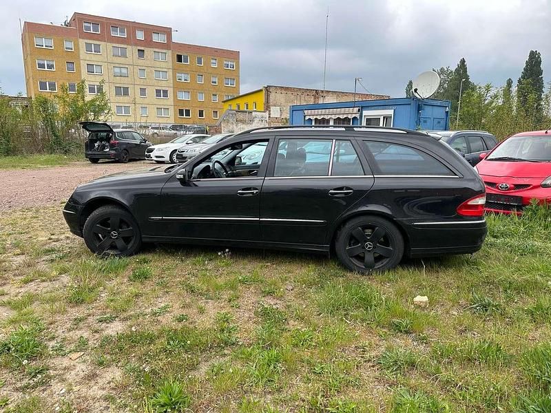 Gebraucht Mercedes E320 Avantgarde 224 PS (164 kW) 2005 Schwarz Kombi