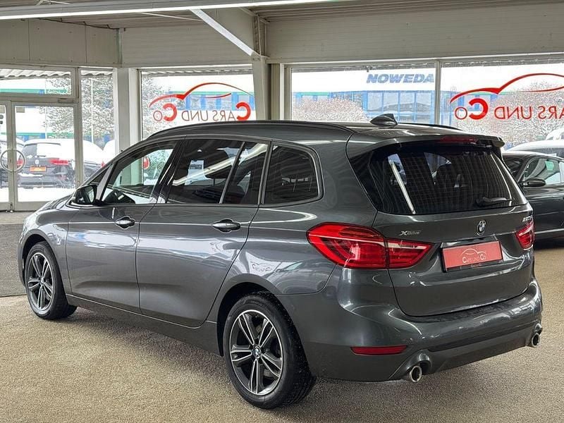 Gebraucht BMW 220 Gran Tourer Performance 190 PS (139 kW) 2021 Grau Van / Kleinbus