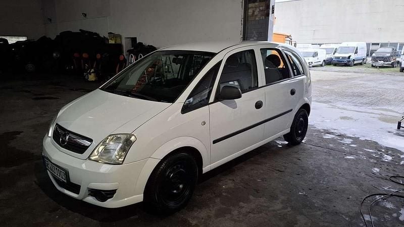 Gebraucht Opel Meriva Basis 90 PS (66 kW) 2009 Weiß Van / Kleinbus