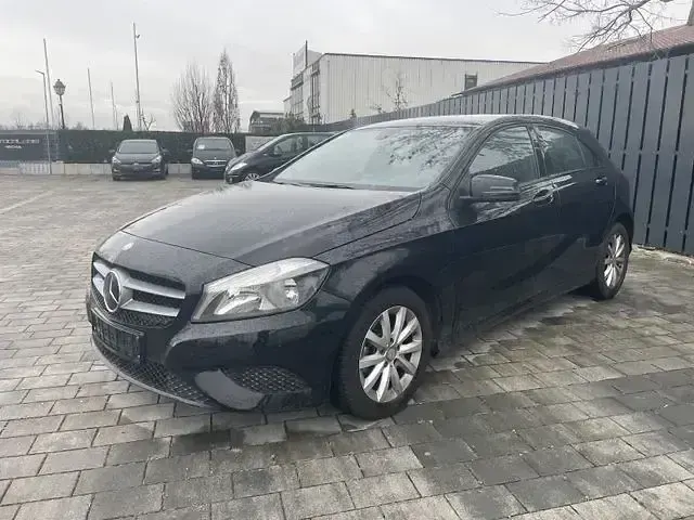 Usado Mercedes A180 109 CV (80 kW) 2013 Berlina