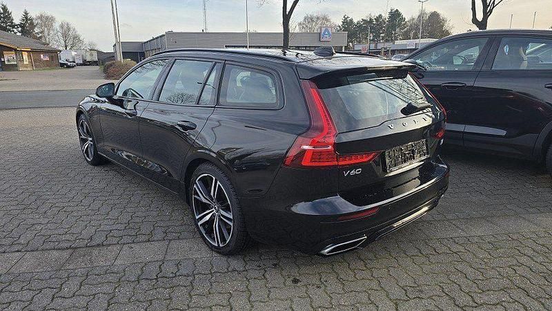 Gebraucht Volvo V60 341 PS (250 kW) 2021 717onyx black metallic Kombi