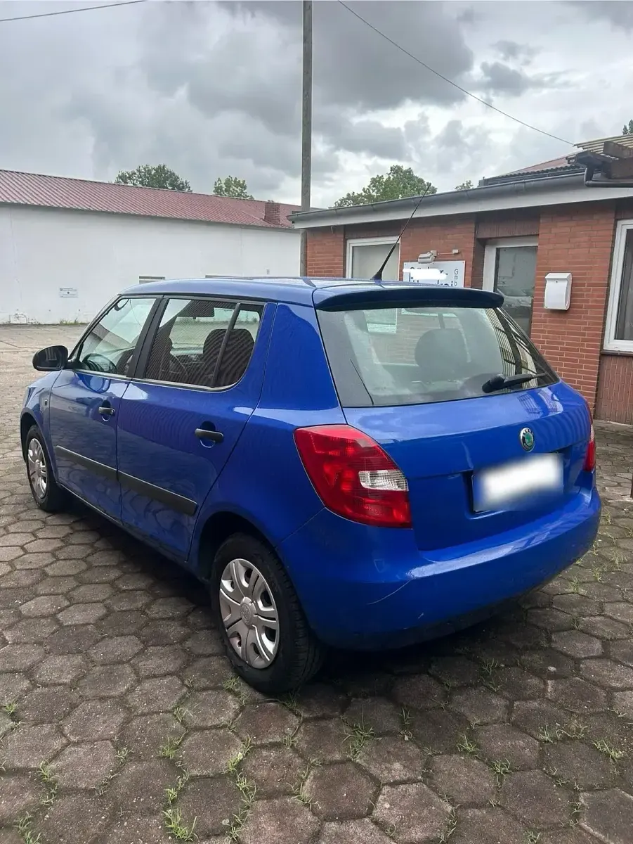 Gebraucht Skoda Fabia 60 PS (44 kW) 2009 Blau Limousine