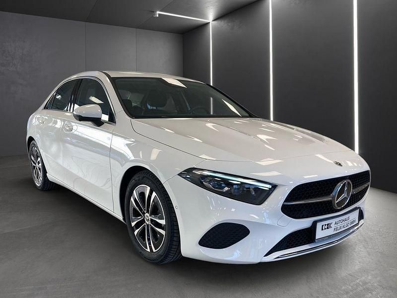 Gebraucht Mercedes A200 Progressive 163 PS (119 kW) 2024 Weiß Limousine