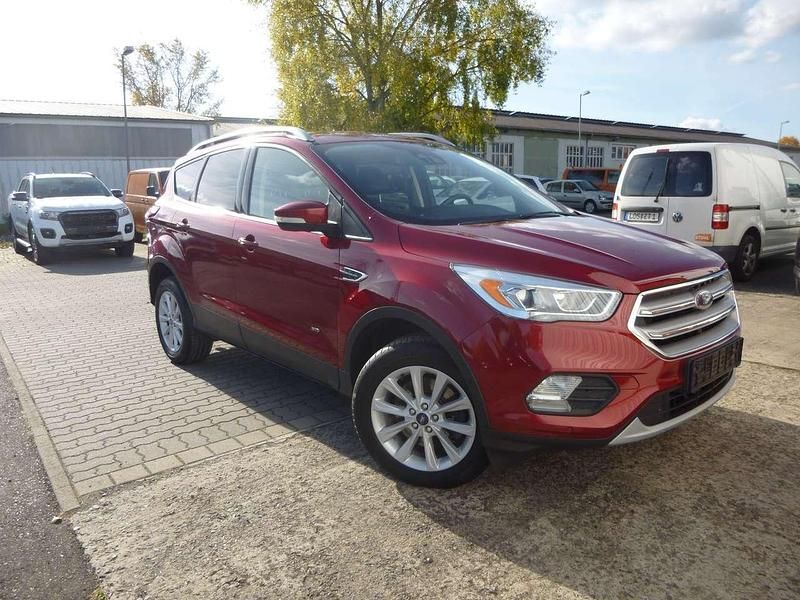 Gebraucht Ford Kuga Titanium 150 PS (110 kW) 2017 Rubyrotmetallic SUV