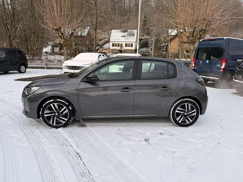 Gebraucht Peugeot 208 Active 101 PS (74 kW) 2024 Grau Kleinwagen