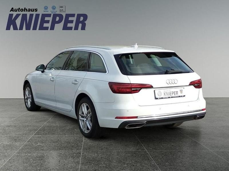 Gebraucht Audi A4 Design 190 PS (139 kW) 2019 Gletscherweiß metallic Kombi