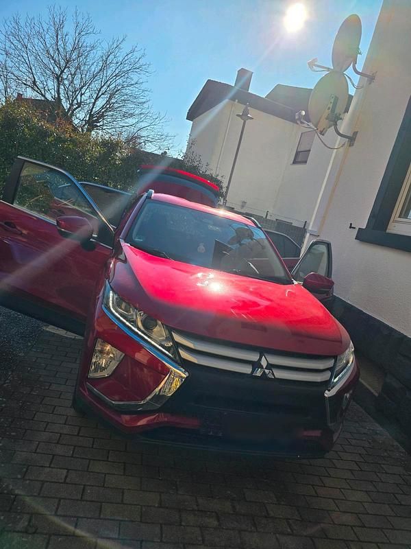Gebraucht Mitsubishi Eclipse Cross 163 PS (119 kW) 2019 Rot SUV