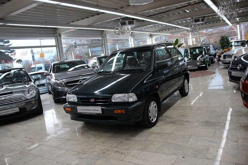 Second-hand Kia Pride 64 CP (47 kW) 2000 Verde Berlinǎ