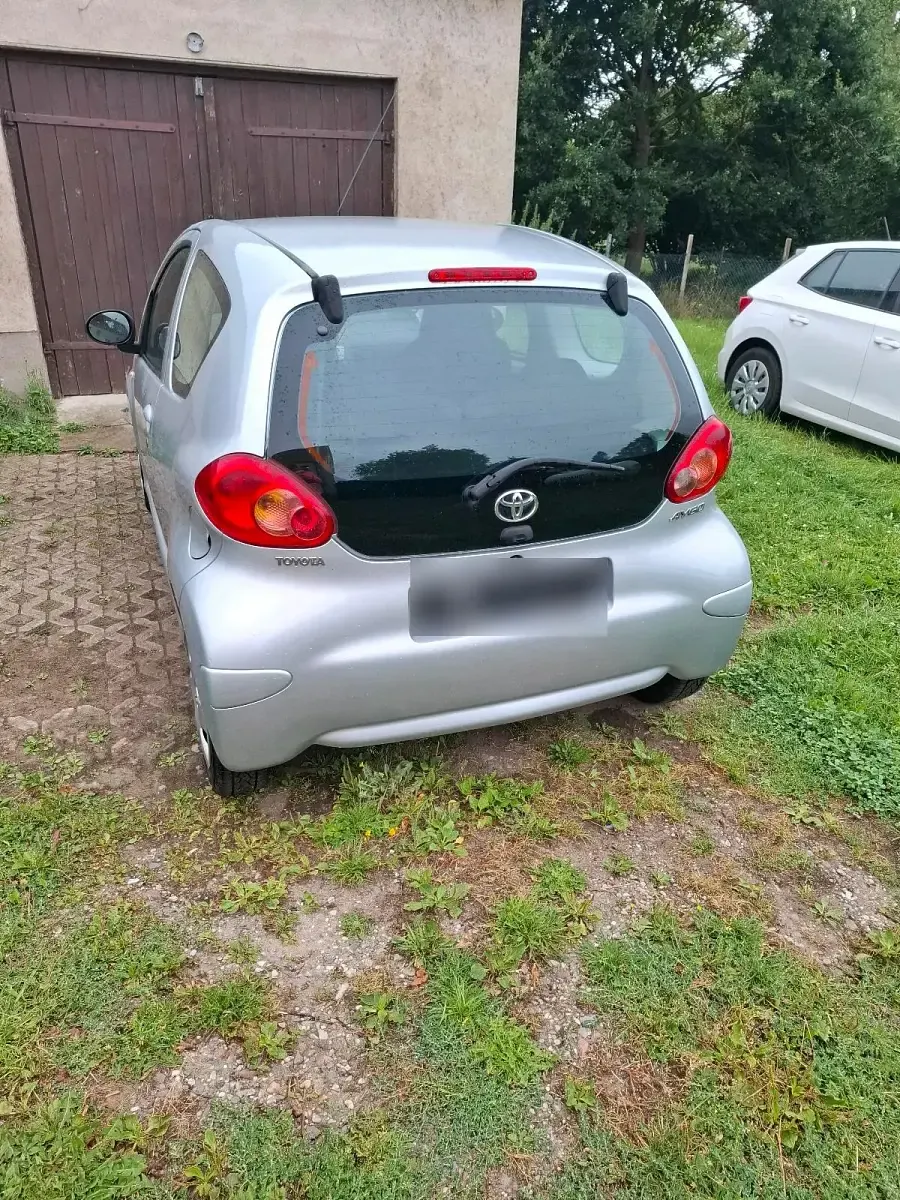 Gebraucht Toyota Aygo 68 PS (50 kW) 2008 Grau Kleinwagen