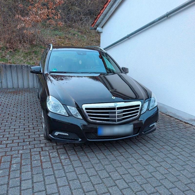 Gebraucht Mercedes E320 Avantgarde 224 PS (164 kW) 2010 Schwarz Kombi