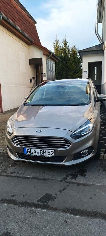 Gebraucht Ford S-MAX Titanium 179 PS (131 kW) 2016 Grau Van / Kleinbus