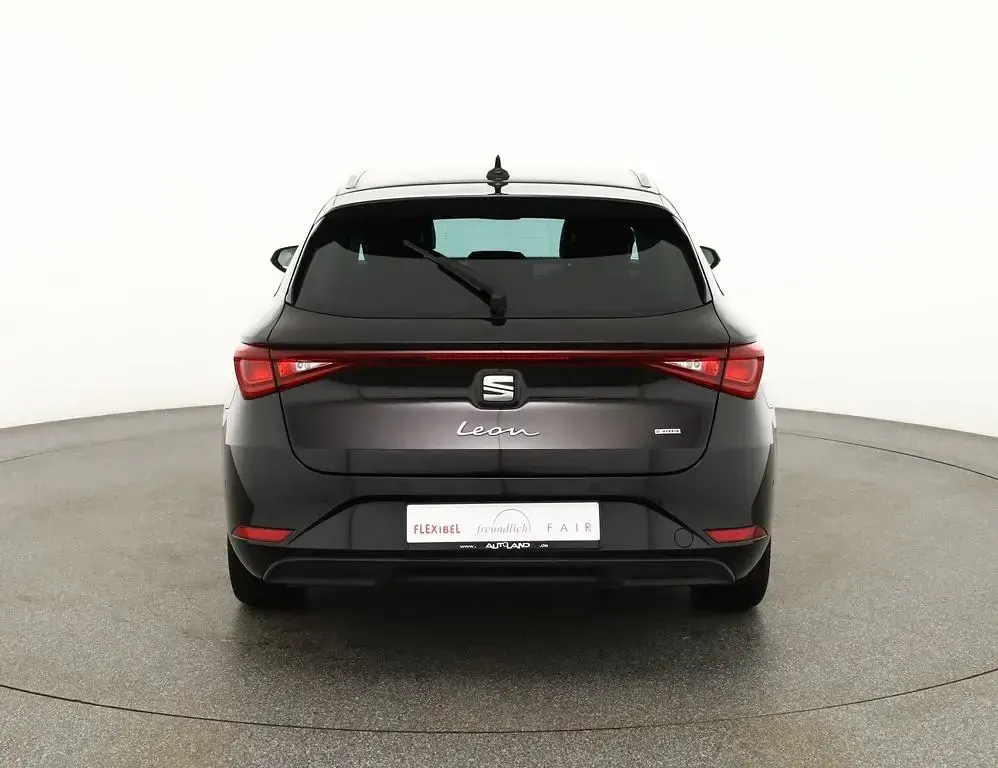 Gebraucht Seat Leon ST FR 204 PS (150 kW) 2023 Mitternachtschwarz Kombi