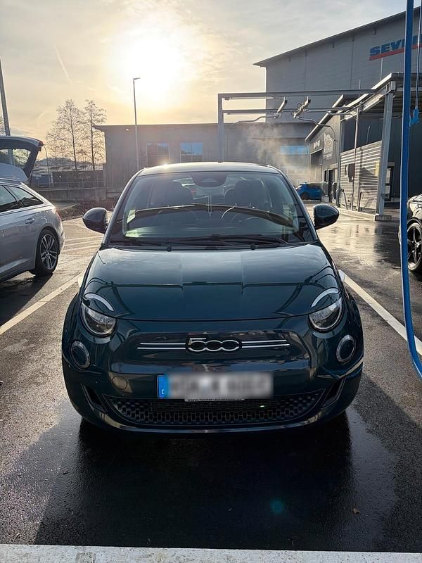 Andere farben Gebraucht 2022 Fiat 500e Kleinwagen | 12.000 € (Superpreis) - Bild 1/4