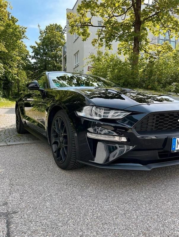 Schwarz Gebraucht 2019 Ford Mustang Coupé | 27.400 € (Etwas zu teuer) - Bild 1/4