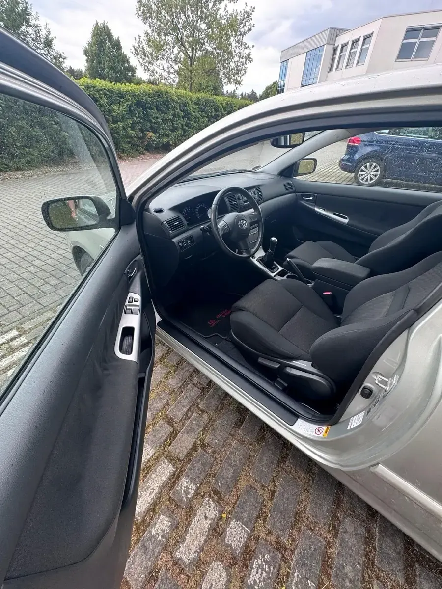 Gebraucht Toyota Corolla 124 PS (91 kW) 2005 Silber Kleinwagen