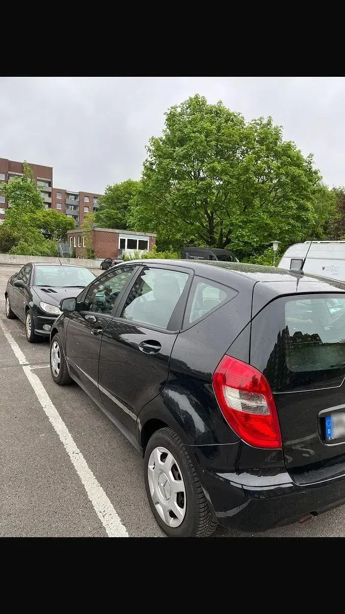 Gebraucht Mercedes A160 95 PS (69 kW) 2011 Schwarz Kleinwagen