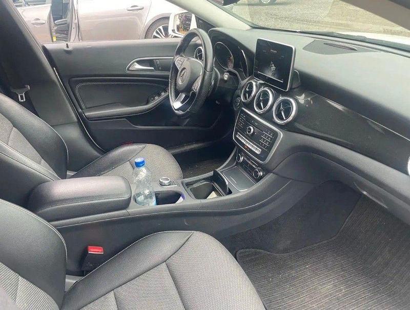 Weiß Gebraucht 2017 Mercedes CLA200 Kombi | 15.800 € (Fairer Preis) - Bild 1/4
