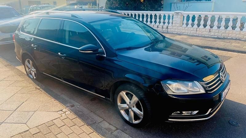 Gebraucht VW Passat Highline 150 PS (110 kW) 2012 Schwarz Kombi