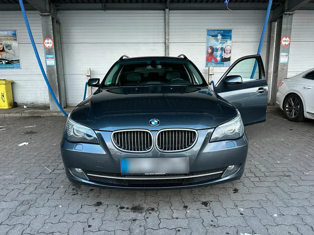 Gebraucht BMW 523 190 PS (139 kW) 2007 Grau Kombi