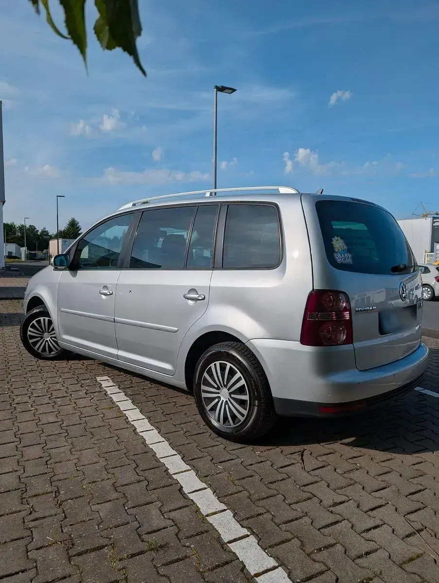 Gebraucht VW Touran 140 PS (102 kW) 2007 Silber Van / Kleinbus