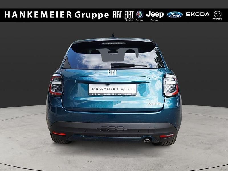 Neu Fiat 600 La Prima 110 PS (80 kW) 2025 Grün SUV