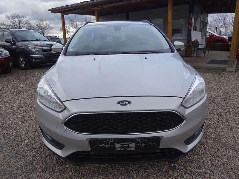 Gebraucht Ford Focus Business Edition 101 PS (74 kW) 2015 Silber Kombi