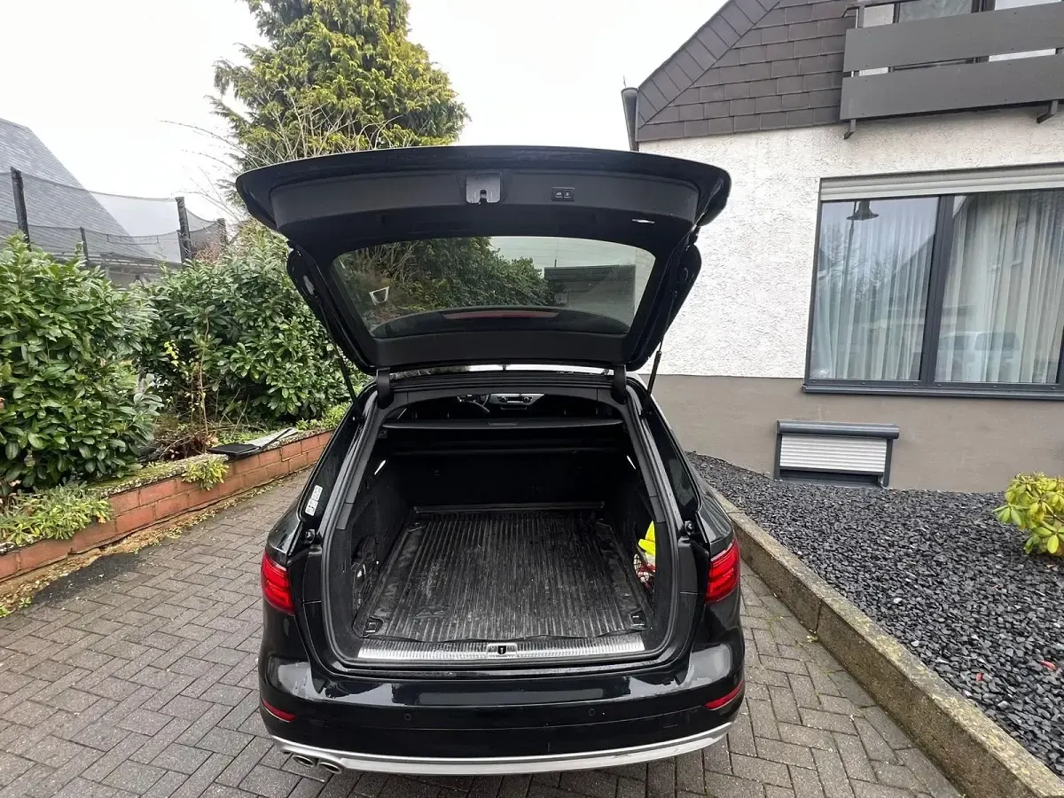 Gebraucht Audi A4 Allroad 190 PS (139 kW) 2018 Schwarz Kombi