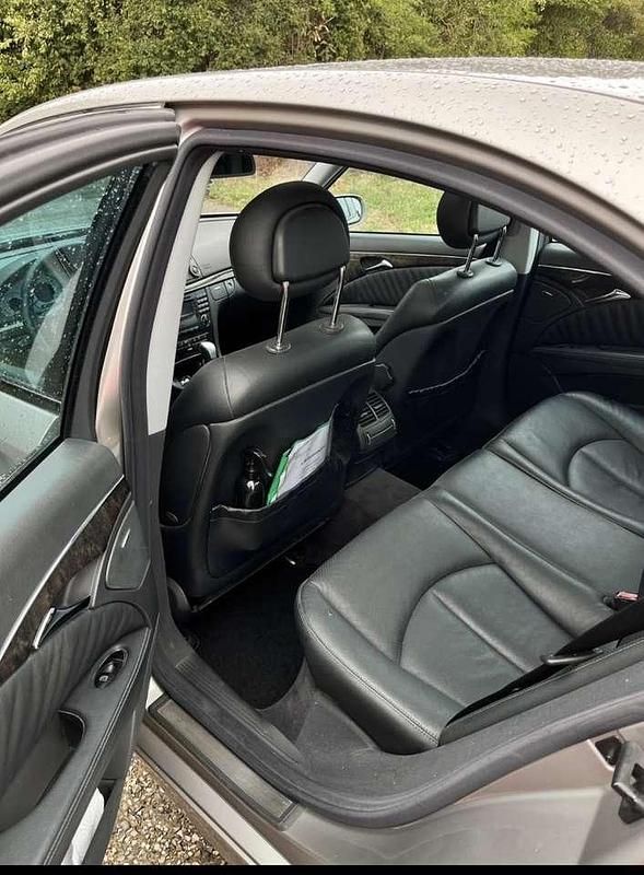 Gebraucht Mercedes E220 Avantgarde 150 PS (110 kW) 2002 Limousine