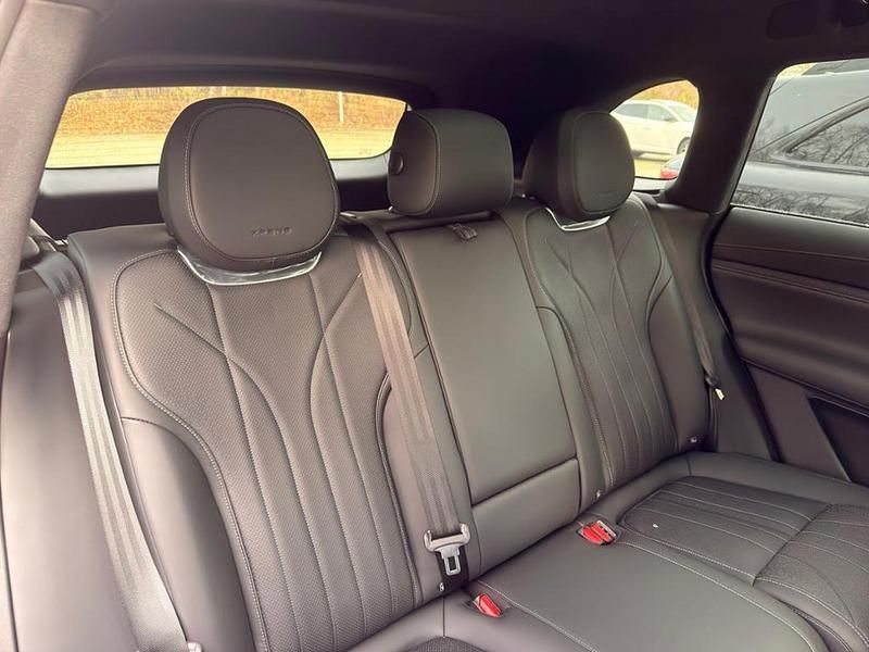 Neu XPENG G9 AWD Performance 311 kW (423 PS) 2026 Grün kaitoke green matte SUV