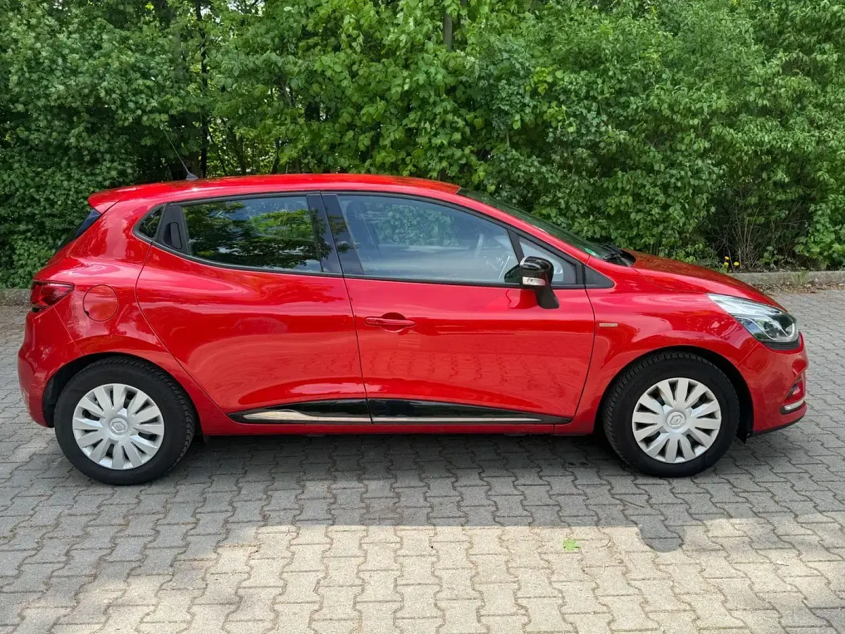 Gebraucht Renault Clio IV LIMITED 76 PS (55 kW) 2019 Rot Kleinwagen