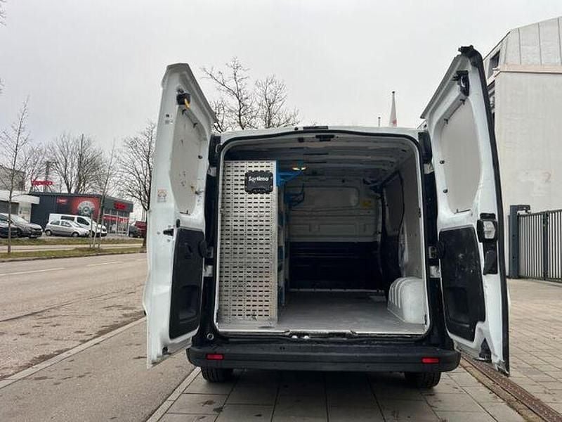 Gebraucht Opel Vivaro 120 PS (88 kW) 2017 Weiß Van / Kleinbus