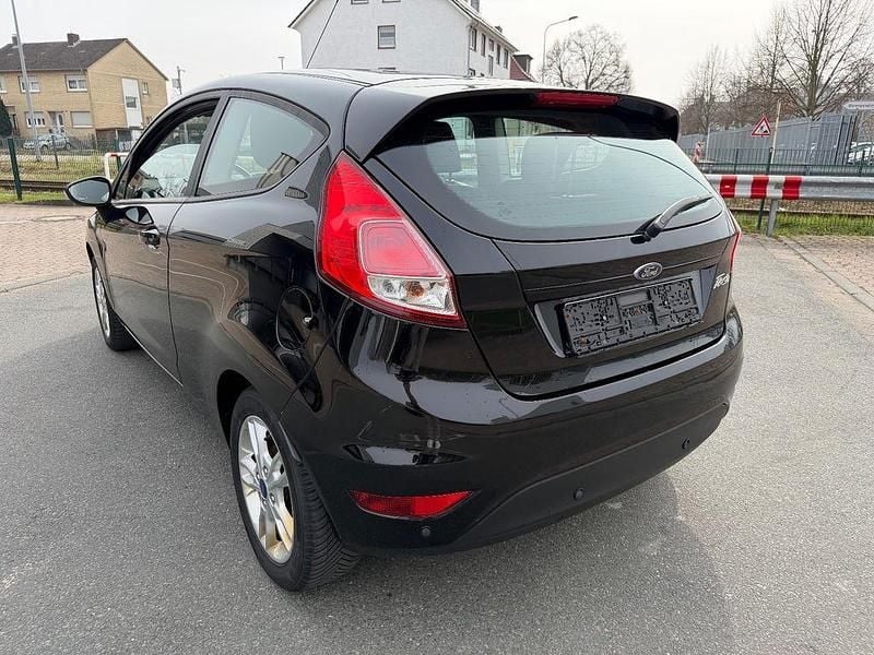 Gebraucht Ford Fiesta Celebration 82 PS (60 kW) 2017 Schwarz Limousine