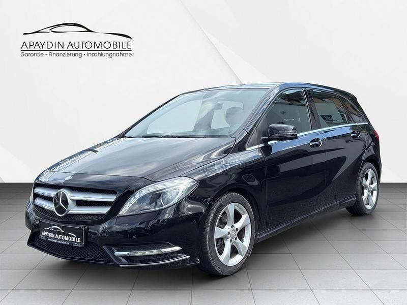 Schwarz Gebraucht 2014 Mercedes B200 Sport Van / Kleinbus | 14.900 € (Fairer Preis) - Bild 1/4