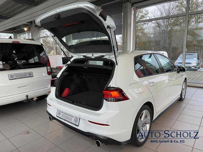 Gebraucht VW Golf VIII GTI 245 PS (180 kW) 2024 Weiß Limousine