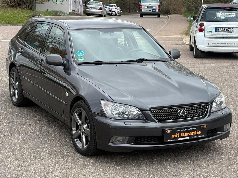Gebraucht Lexus IS300 213 PS (156 kW) 2004 Grau Kombi
