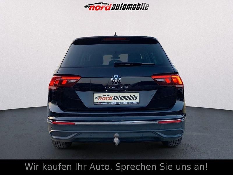 Gebraucht VW Tiguan Active 150 PS (110 kW) 2021 Deep black SUV