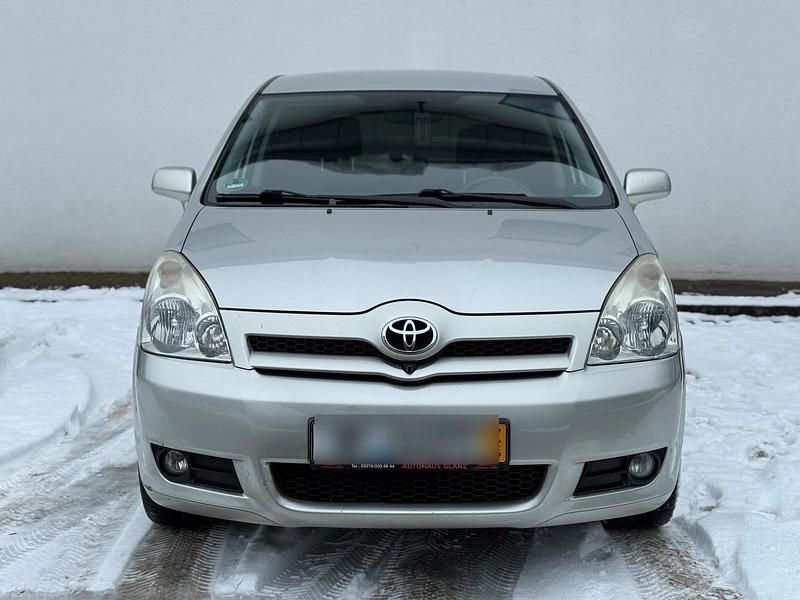 Gebraucht Toyota Corolla Verso 150 PS (110 kW) 2005 Gold Van / Kleinbus